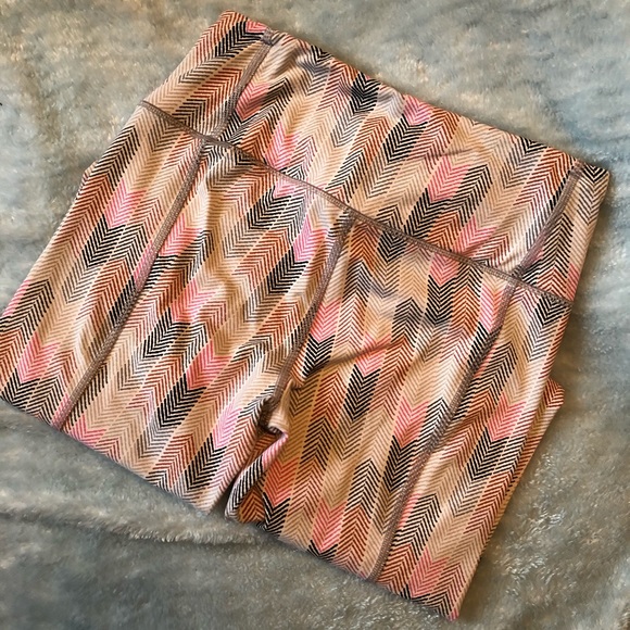 Victoria’s Secret Knockout Leggings size Small. - Picture 4 of 4